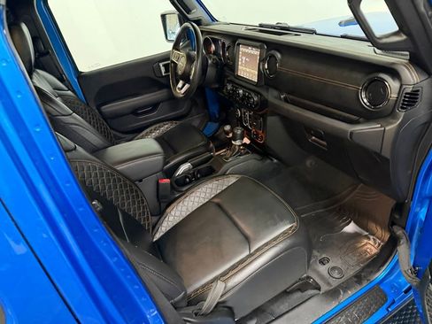 Used 2022 Jeep Wrangler Unlimited Sahara image 8