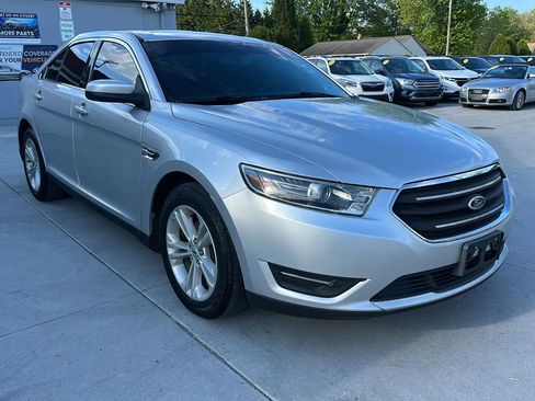 Used 2015 Ford Taurus SEL image 3