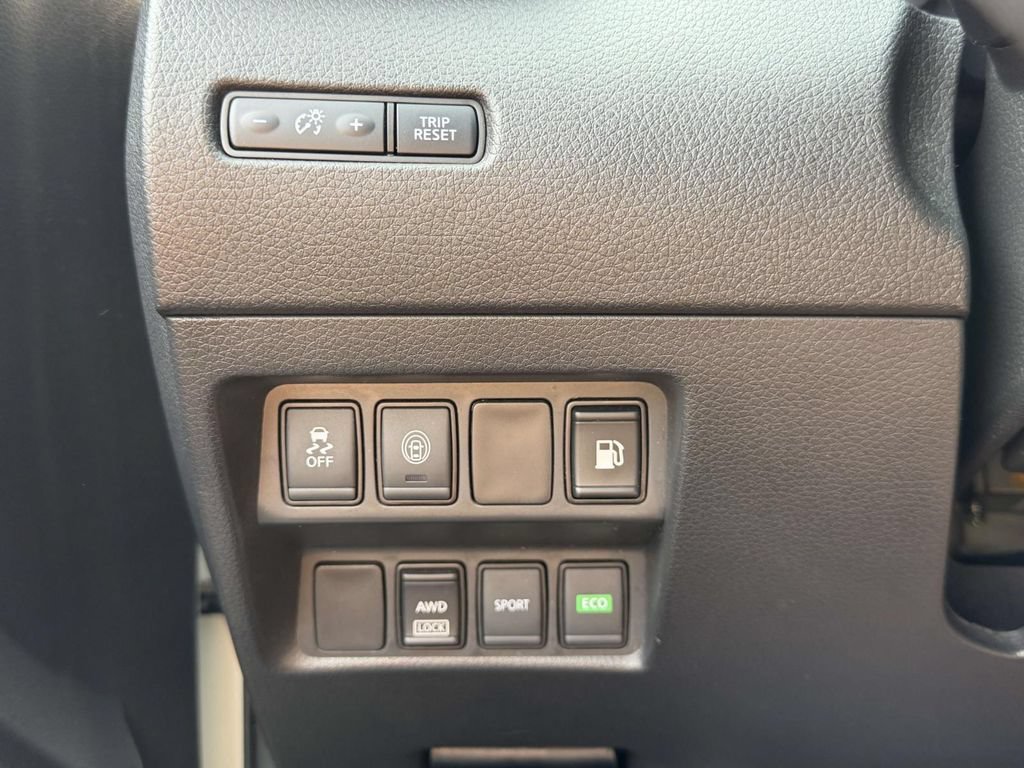 Used 2019 Nissan Rogue S AWD/4WD image 20