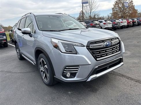Used 2023 Subaru Forester Touring image 2