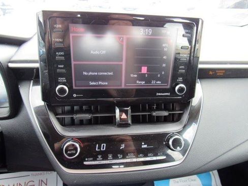 Used 2022 Toyota Corolla LE FWD image 17