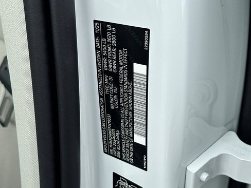 New 2026 Volvo XC60 B5 Ultra w/ Climate Package image 26