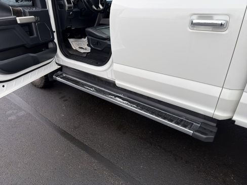 Used 2022 Ford F250 Lariat w/ Chrome Package image 18