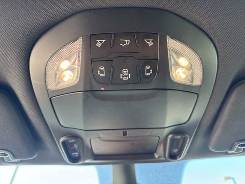 Used 2025 Chrysler Pacifica Select w/ Uconnect Theater Family Group image 20