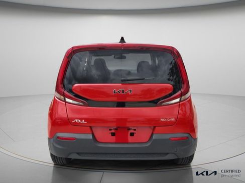 Certified 2022 Kia Soul LX FWD image 6