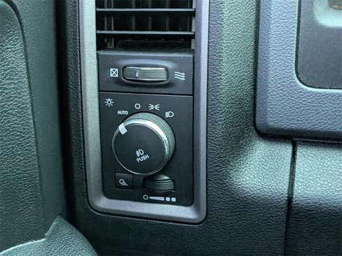 Used 2015 RAM 1500 Express image 22