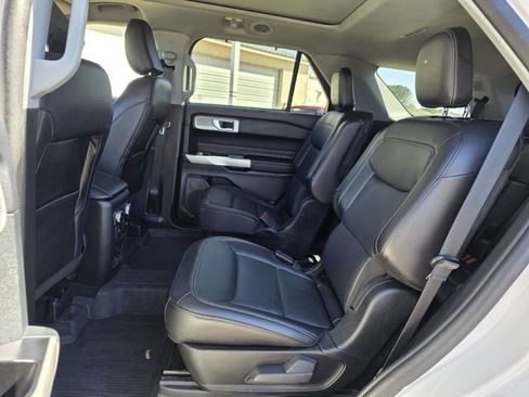 Used 2023 Ford Explorer Limited w/ Equipment Group 301A image 16