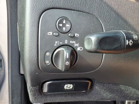 Used 2009 Mercedes-Benz CLK 350 Coupe image 17