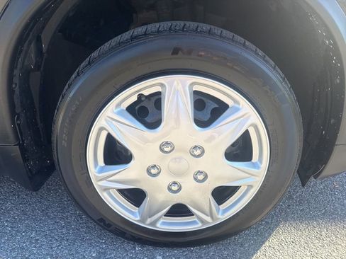 Used 2019 Nissan Rogue S image 13