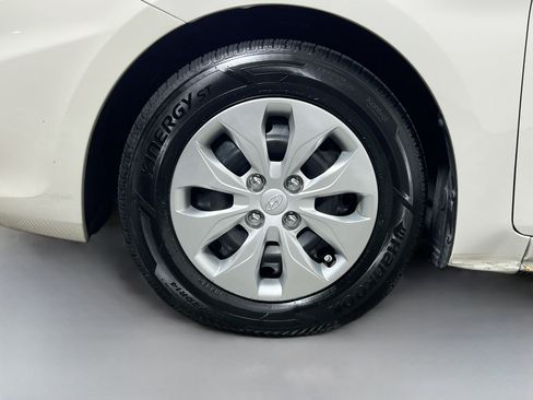 Used 2016 Hyundai Accent SE FWD image 14