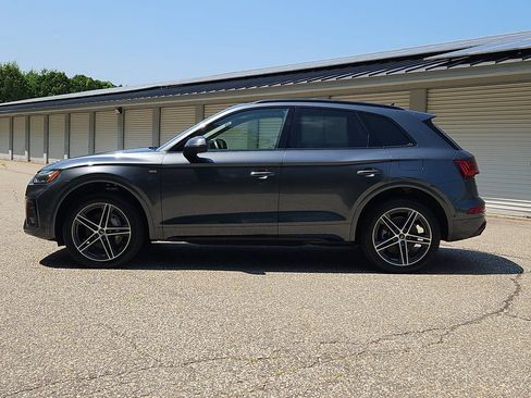 Used 2023 Audi Q5 e Prestige w/ Prestige Package AWD/4WD image 2