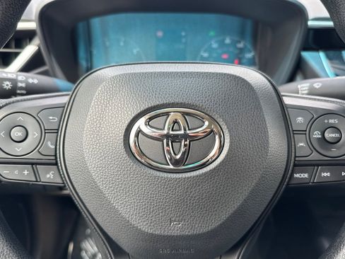 Used 2025 Toyota Corolla LE w/ LE Premium Package FWD image 29