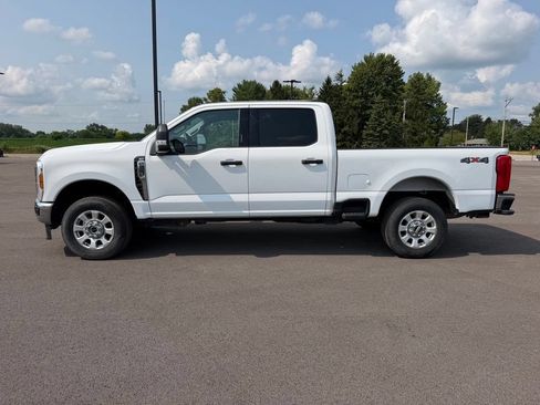 Used 2024 Ford F250 XLT AWD/4WD image 8
