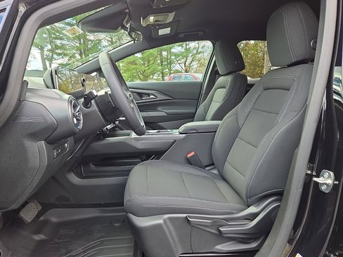 New 2026 Chevrolet Equinox EV LT image 14