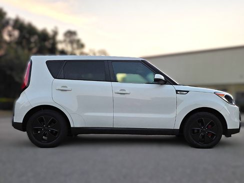 Used 2015 Kia Soul image 4