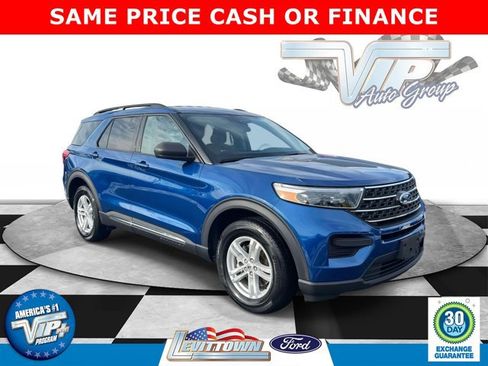 Certified 2022 Ford Explorer XLT image 1