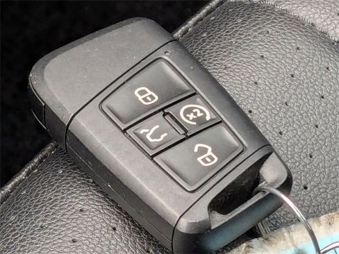 Certified 2024 Volkswagen Tiguan SE R-Line image 38