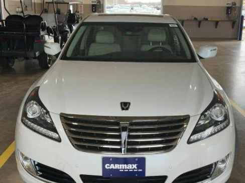 Used 2014 Hyundai Equus Signature image 2