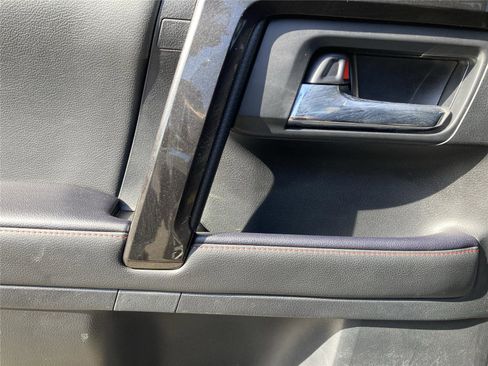 Used 2024 Toyota 4Runner TRD Off-Road Premium image 31