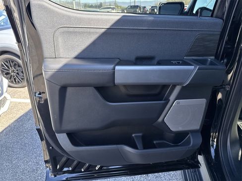 Used 2025 Ford F150 Lightning Lariat image 26