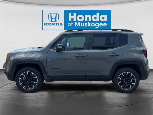 Used 2023 Jeep Renegade Latitude AWD/4WD image 8