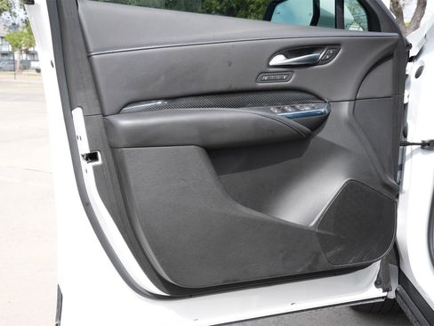 Used 2024 Cadillac XT4 Sport image 19