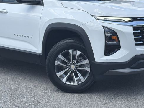 Used 2025 Chevrolet Equinox LT w/ Convenience Package II FWD image 7