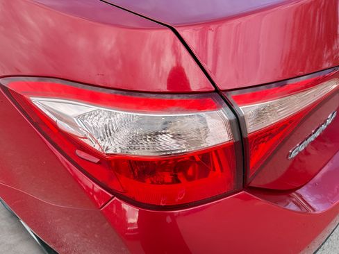 Used 2017 Toyota Corolla LE FWD image 31