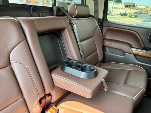 Used 2017 Chevrolet Silverado 1500 High Country w/ High Desert Package AWD/4WD image 28