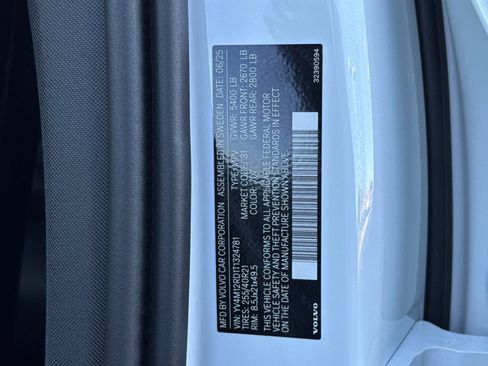 New 2026 Volvo XC60 B5 Ultra w/ Climate Package image 29