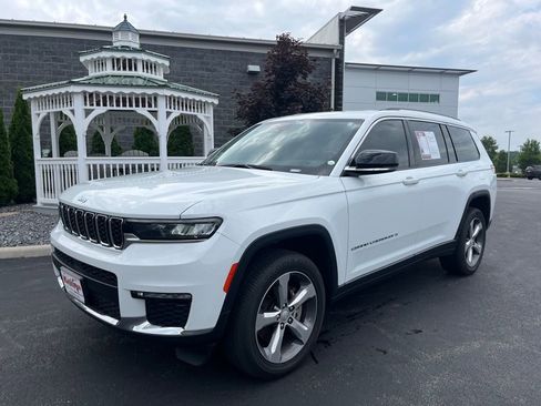 Used 2022 Jeep Grand Cherokee L Limited AWD/4WD image 3