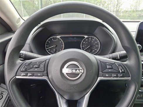 Used 2024 Nissan Sentra SV image 19