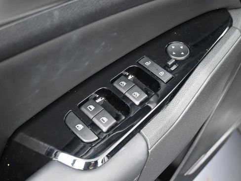 Used 2025 Kia Sportage EX FWD image 14