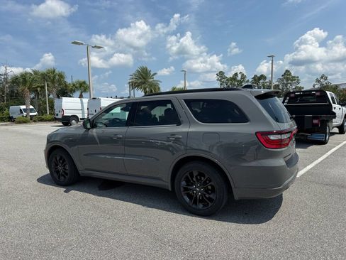 Used 2023 Dodge Durango R/T w/ Hemi Orange Plus Package AWD/4WD image 5