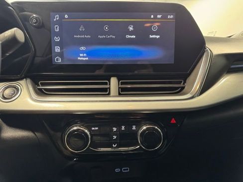 Used 2024 Chevrolet Trax LT image 18