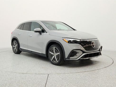 Used 2023 Mercedes-Benz EQE 500 4MATIC SUV image 3