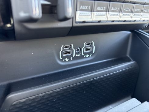 Used 2024 RAM 2500 Big Horn w/ Sport Appearance Package image 30