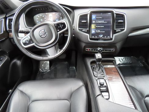 Used 2018 Volvo XC90 T6 Momentum w/ Convenience Package AWD/4WD image 14