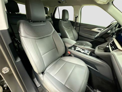 New 2026 Ford Explorer Active w/ Active Comfort Package image 28