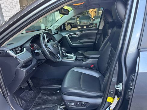 Used 2019 Toyota RAV4 XLE Premium w/ Advanced Technology Package AWD/4WD image 9