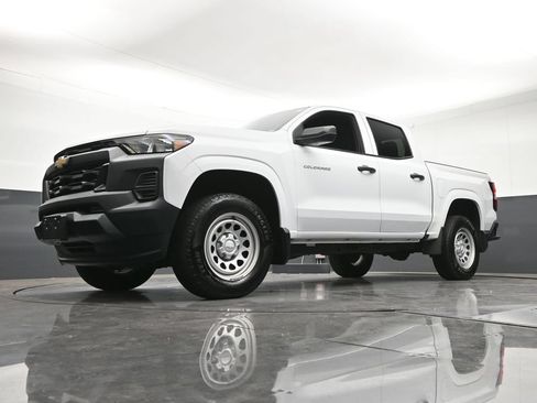 Used 2023 Chevrolet Colorado W/T RWD image 23