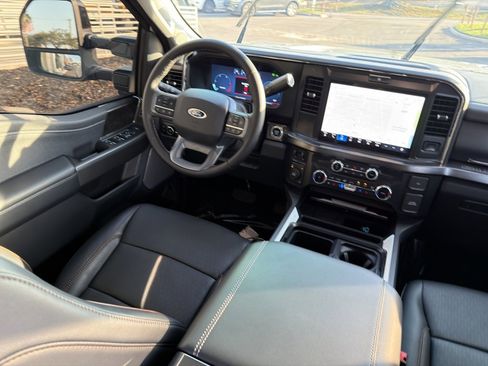 Used 2025 Ford F450 Lariat image 36