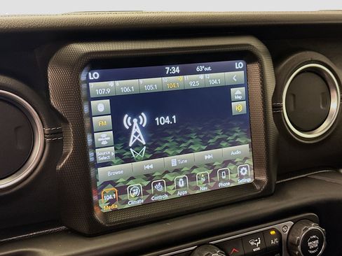 Used 2023 Jeep Wrangler Unlimited Sahara w/ Cold Weather Group AWD/4WD image 21
