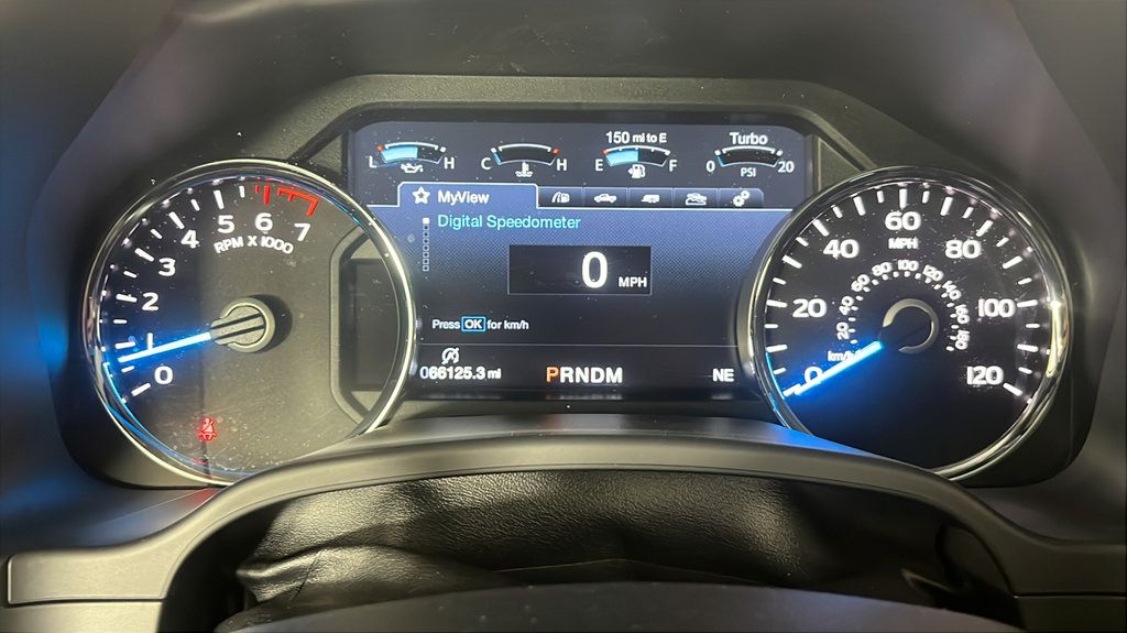 Used 2017 Ford F150 Lariat w/ Equipment Group 502A Luxury AWD/4WD image 24
