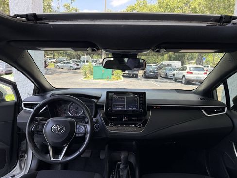 Used 2021 Toyota Corolla SE w/ SE Premium Package FWD image 7