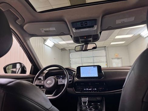 Used 2023 Nissan Rogue SL w/ SL Premium Package image 23