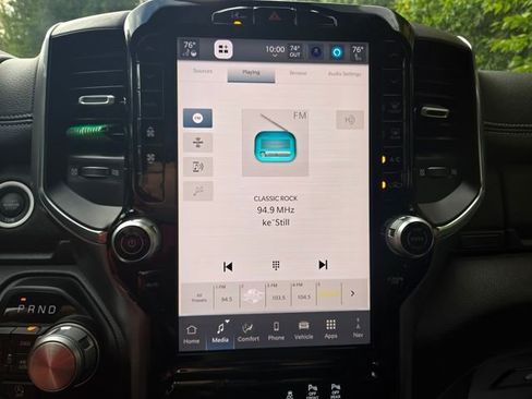 Used 2025 RAM 1500 Laramie image 32