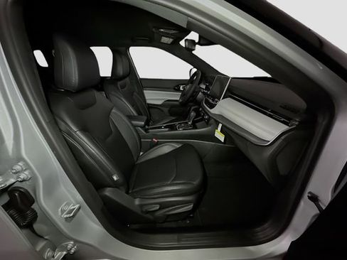 New 2026 Jeep Compass Limited image 31