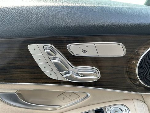 Used 2019 Mercedes-Benz GLC 300 4MATIC image 22