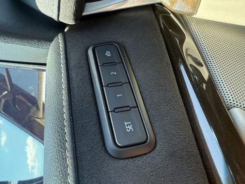 Used 2020 Cadillac Escalade ESV Premium Luxury image 55